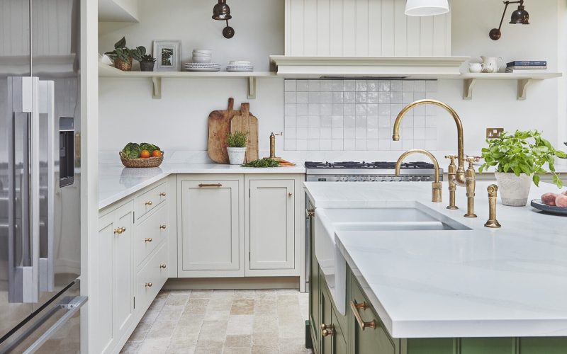 L-shaped kitchen
